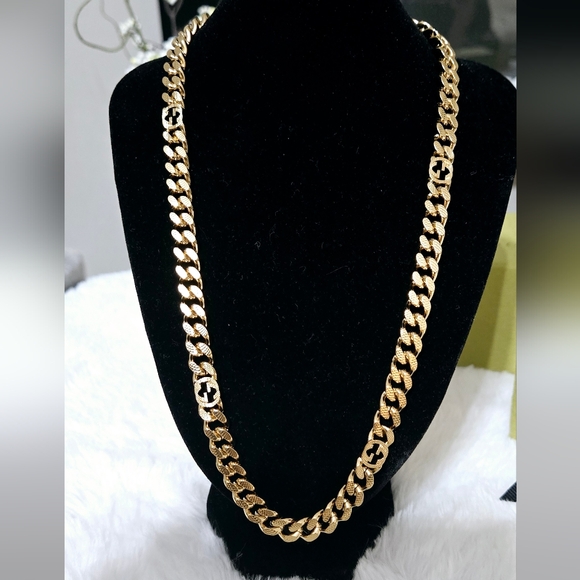 Gucci Interlocking necklace Like New - Picture 4 of 11